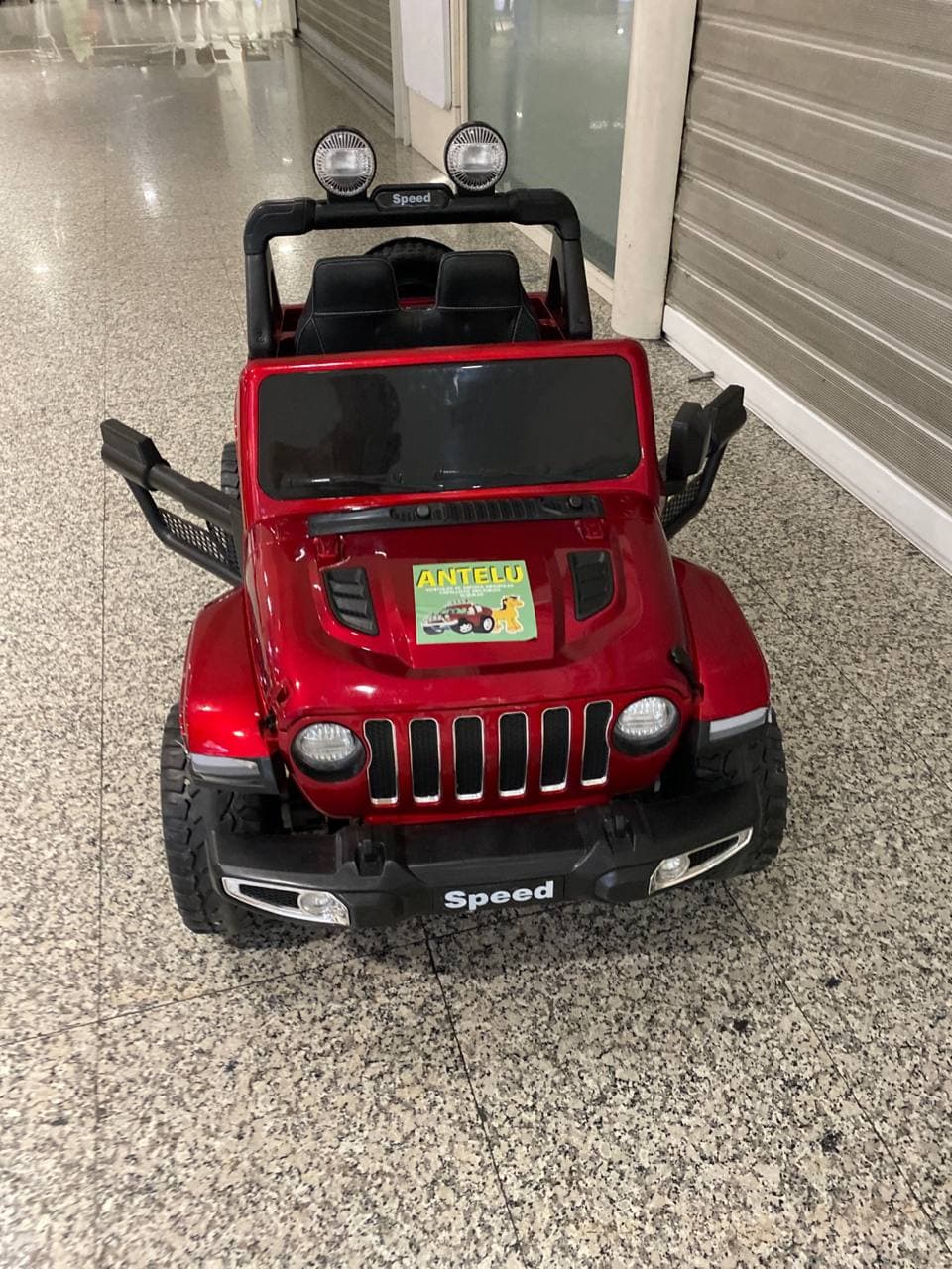 Jeep (red), view 2