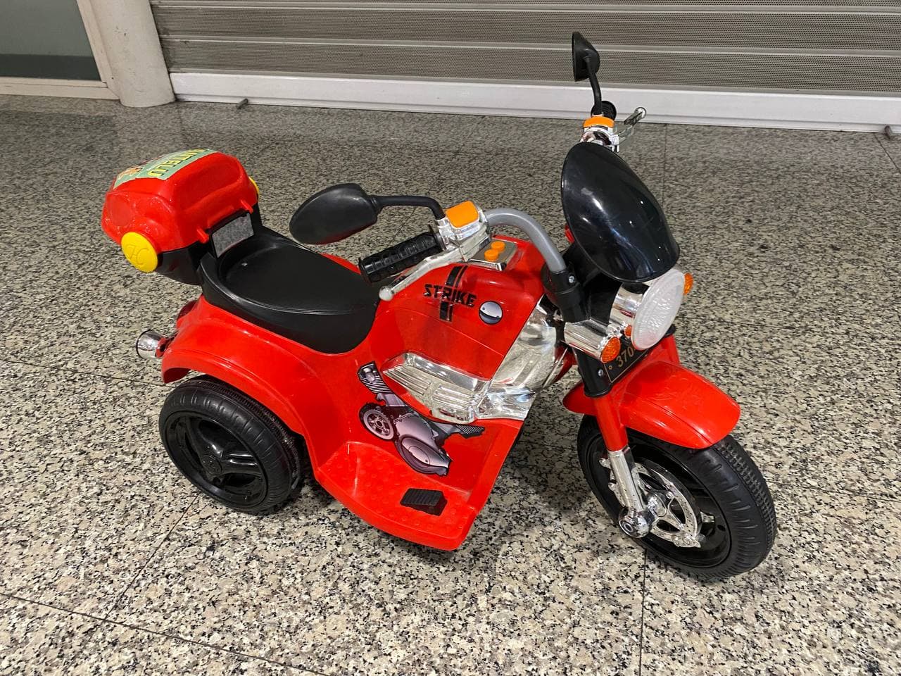 Moto (vermella), vista 5